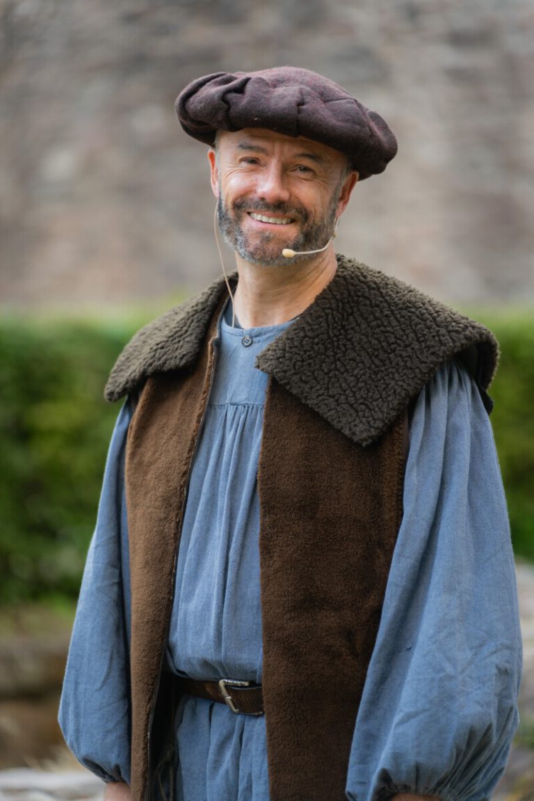 Manfred Huber als Theus Schrempp
